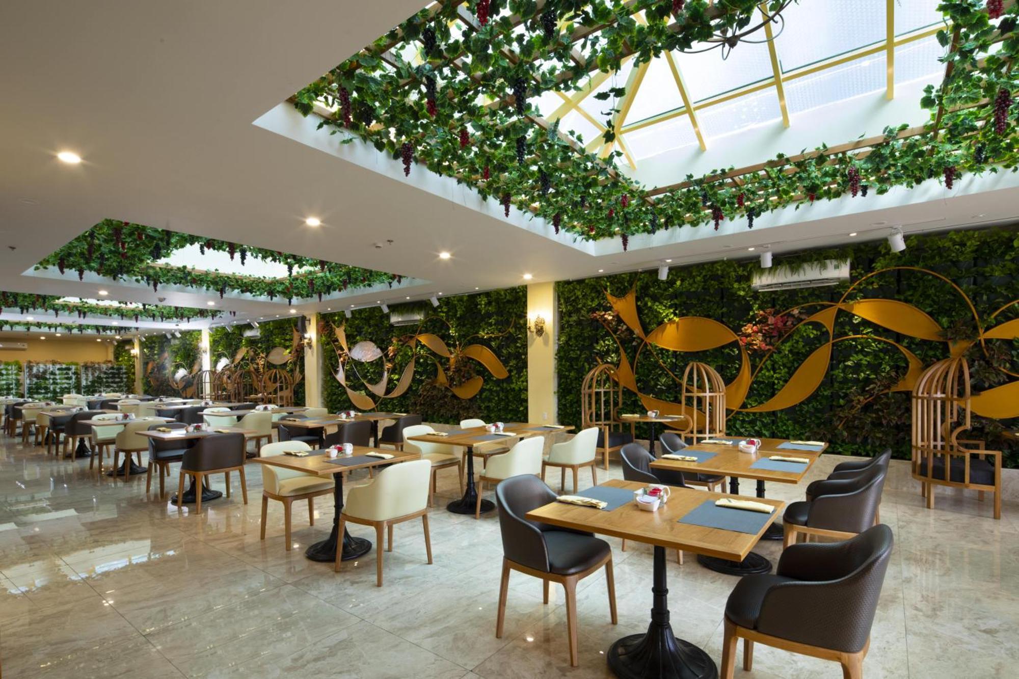 Merperle Crystal Palace Ho Chi Minh City Exterior photo
